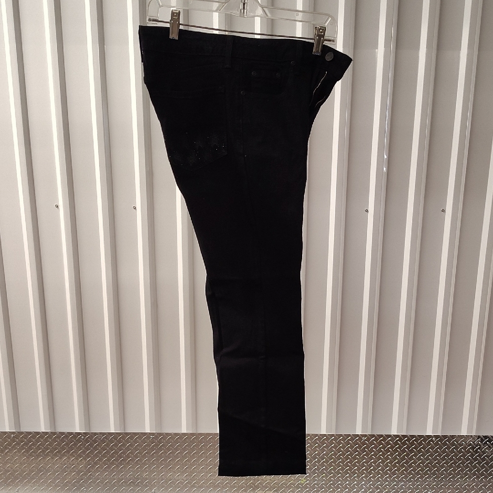 NYDJ Classic Black Jeans With Rhinestones On The Pocket